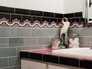 Bring Back the Vintage Look of Your Bathroom with Tile
